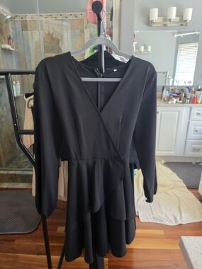 Womens Black Long-Sleeve Ruffle Wrap Dress